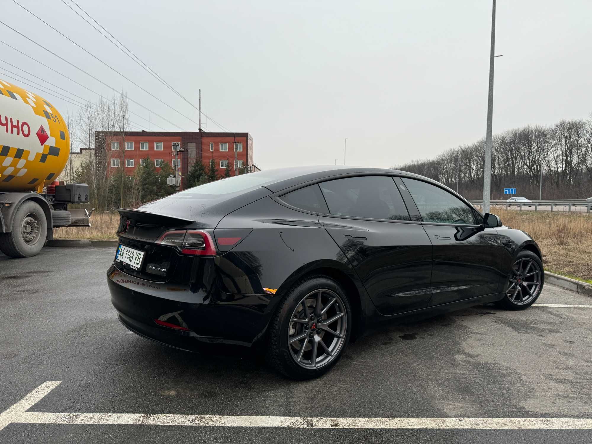 Tesla model 3 Long range