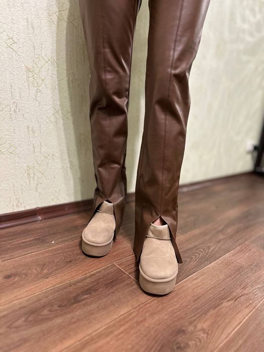 Штани з екошкіри