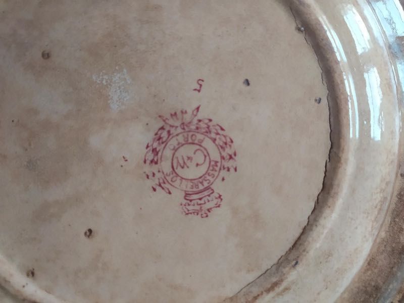 Prato fundo antigo em Faiança, louças de Sacavém, Massarelos Porto.