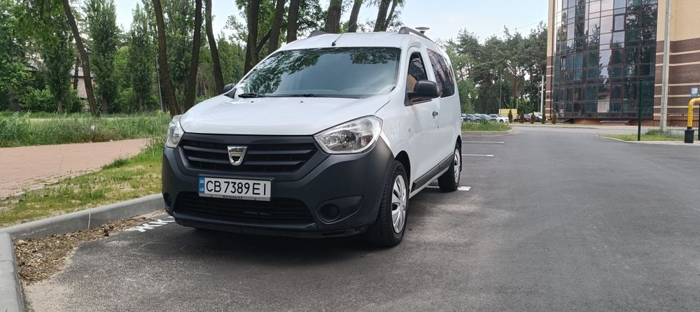 Продам дачію доккер