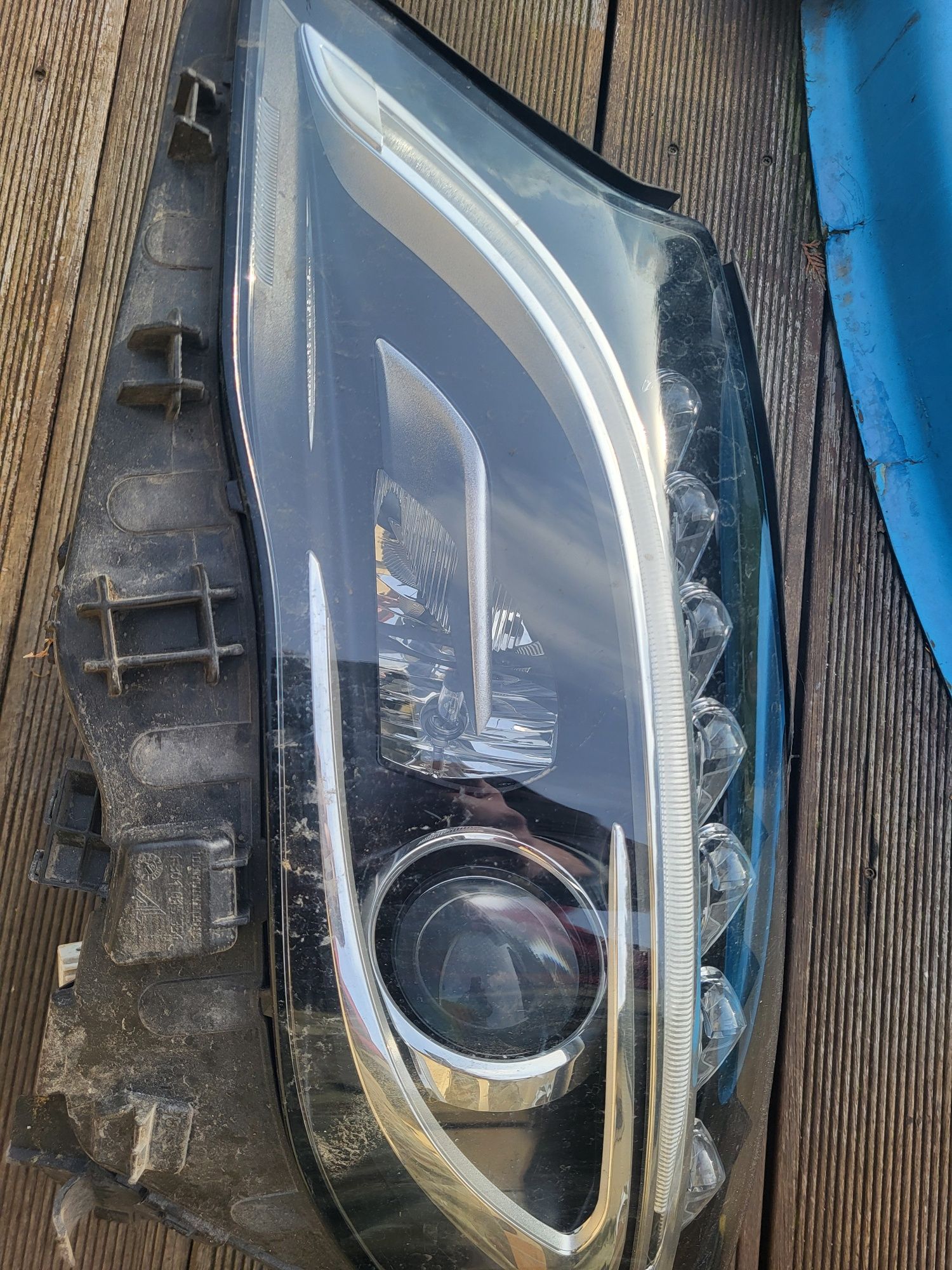 Lampa Mercedes GLA AMG uszkodzona