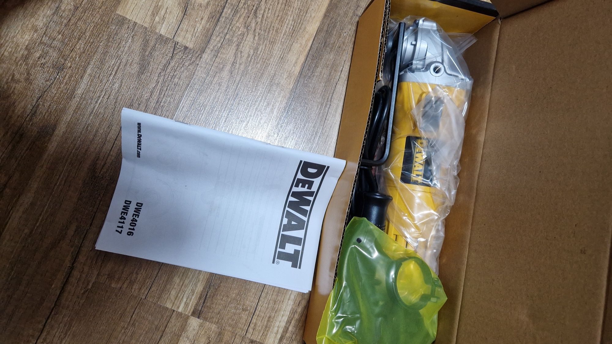 szlifierka dewalt nowa