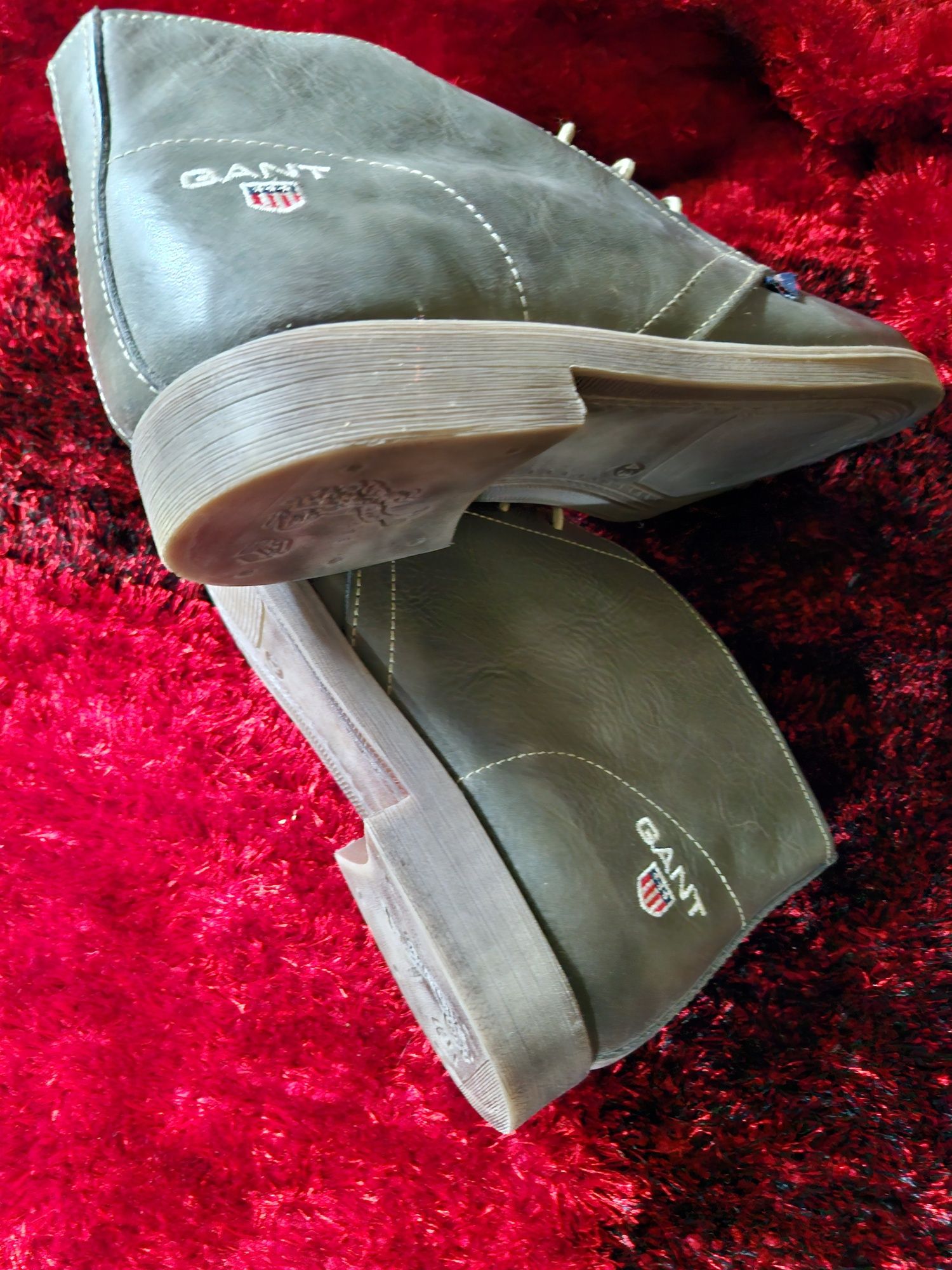 Sapatos em sola de borracha