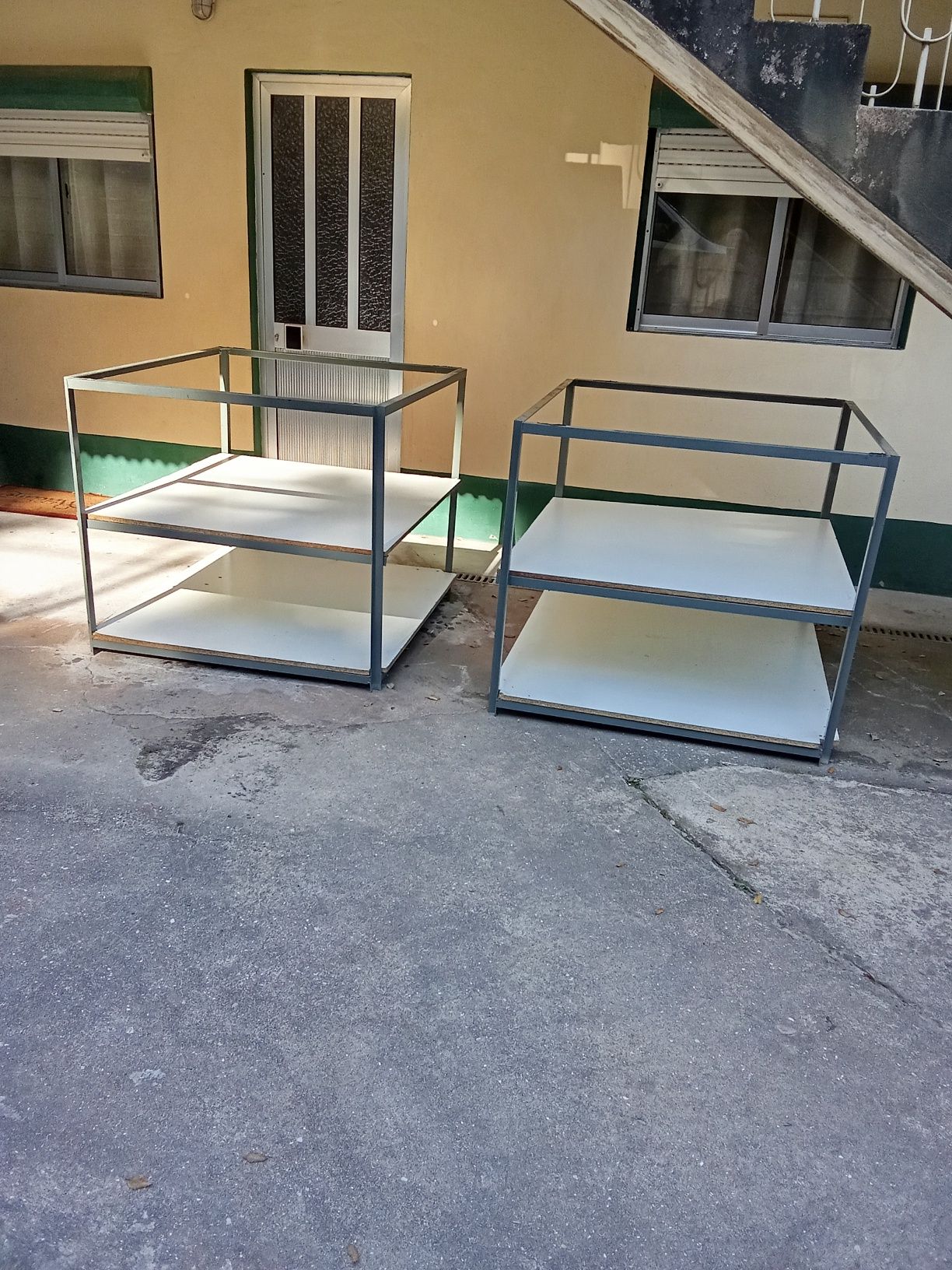 Bancada de trabalho com 3 tampos de 2 ,15 m  Comprimento