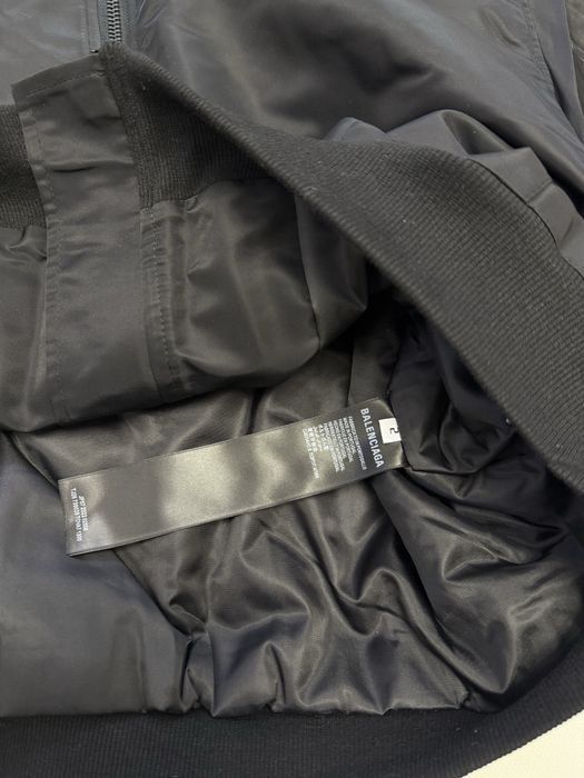 куртка бомбер Balenciaga Unity logo bomber 2025