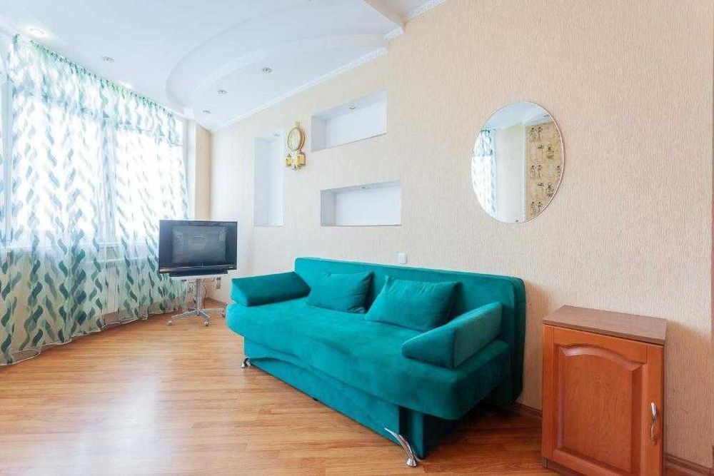 2к ЛЮКС біля метро Дарниця, новий будинок, 6 спальних місць, подобово