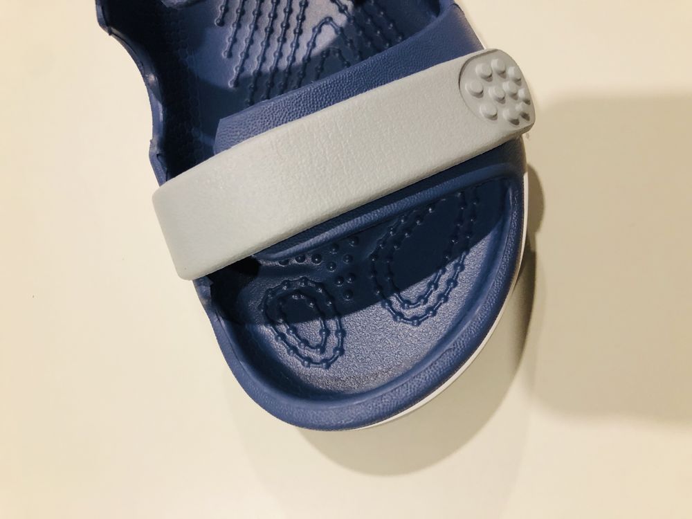 crocs 11 оригинал сандали новые.