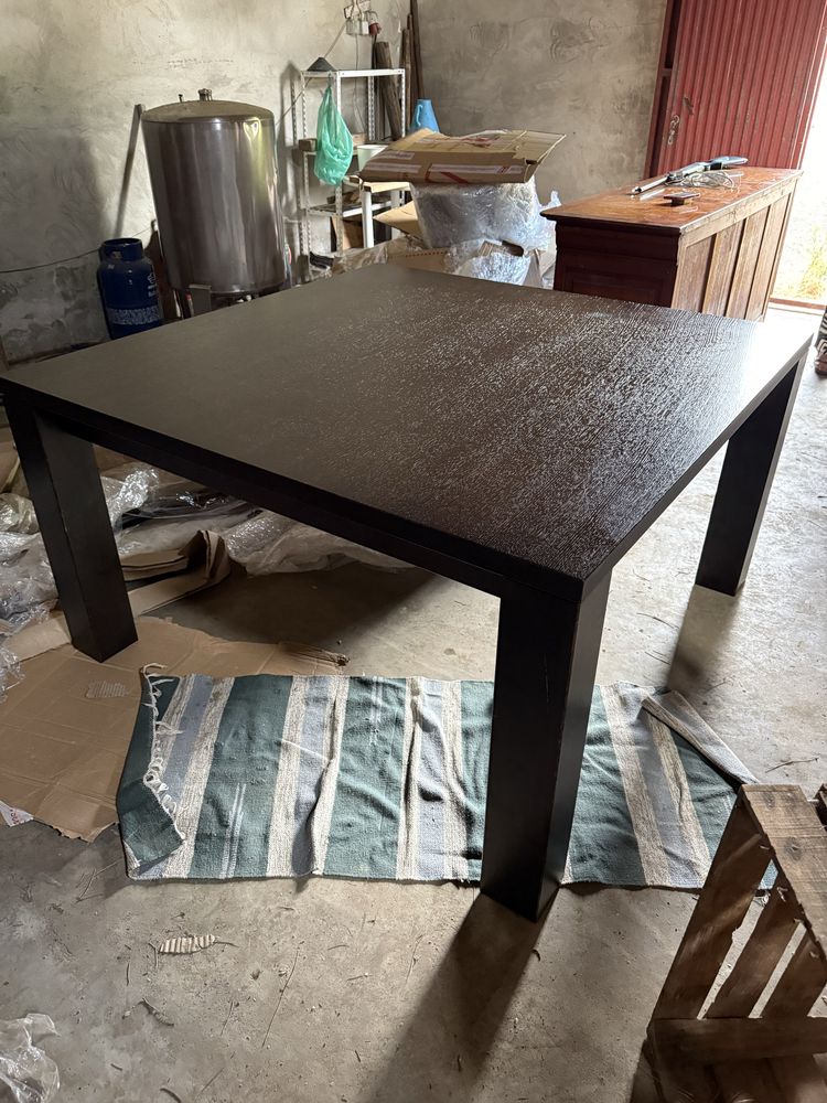 Mesa madeira maciça quadrada