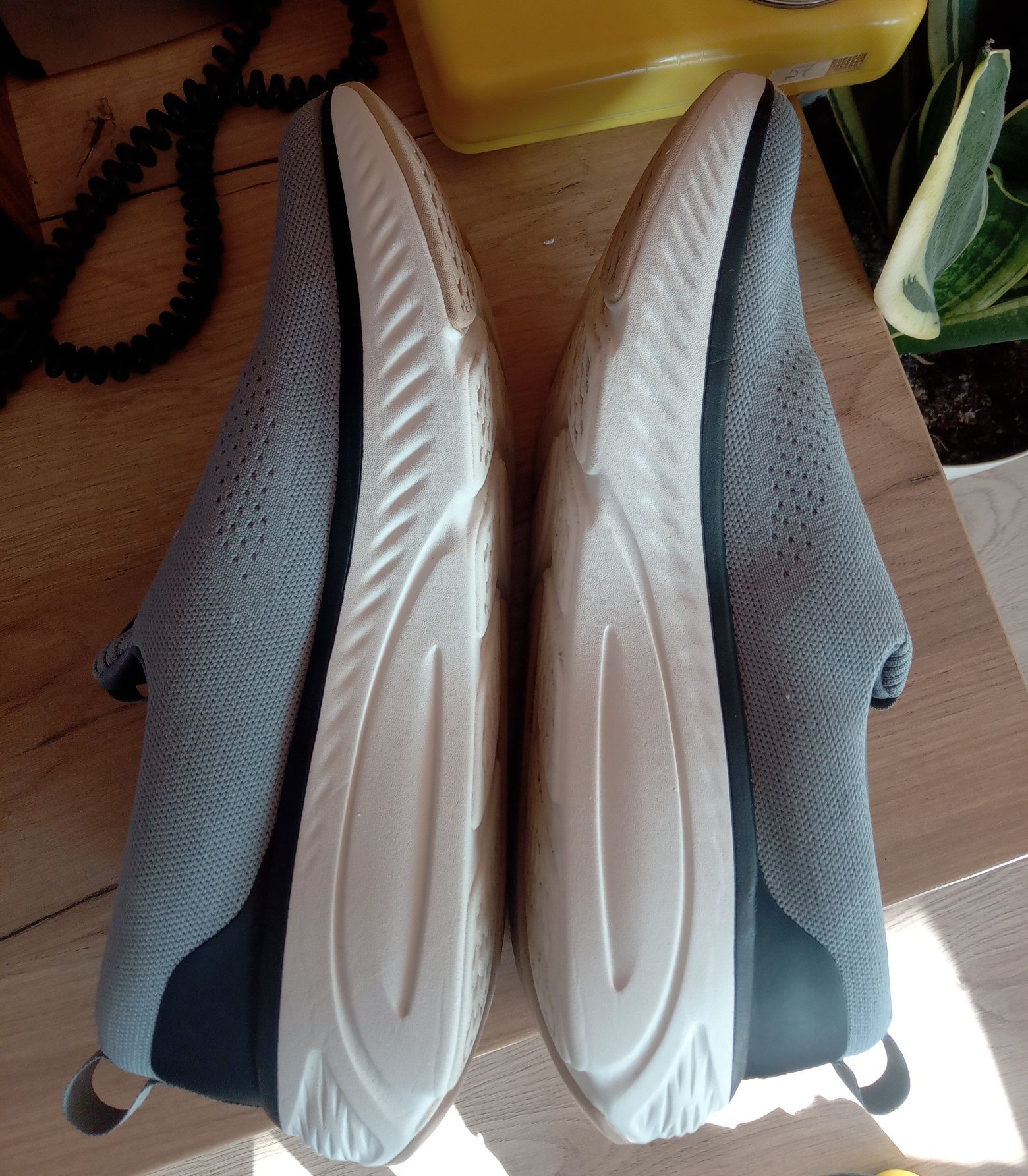 Adidas Cloudfoam Go Lounger buty wsuwane 45 1/3