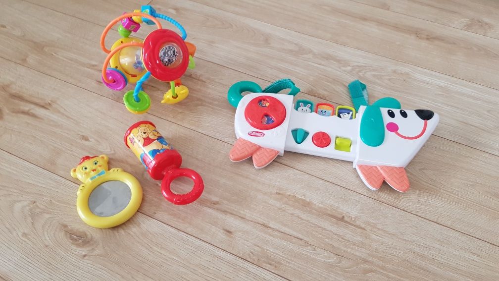 Playskool jamniczek, grzechotka Elefun, grzechotka Kubuś Puchatek, lus