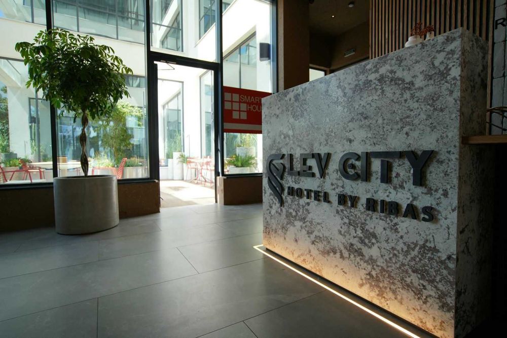 Оренда паркомісця в ЖК LEV Development (Шевченка 73А)