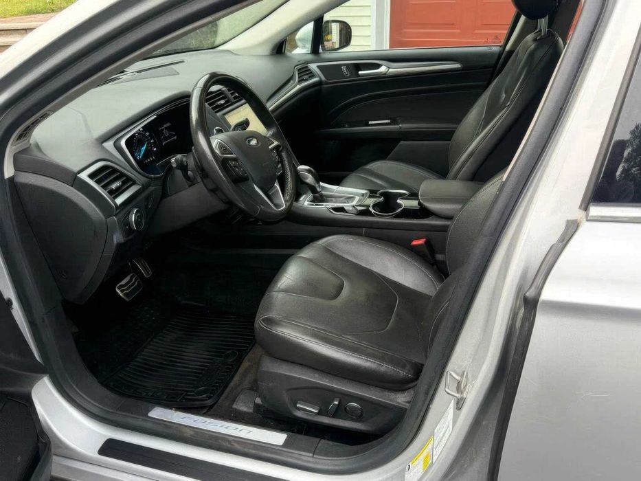 Ford Fusion Titanium      2015