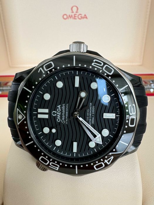 Omega Seamaster Diver 300M Ceramika-Tytan / 2022