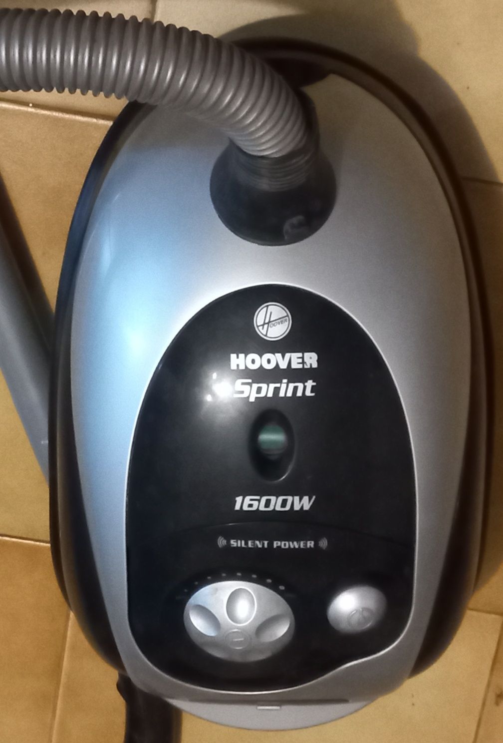 Aspirador Hoover de 1600 Wattscom excelente aspiração