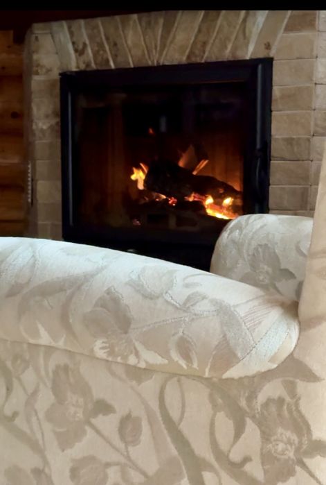 Затишний дерев'яний будиночок у тиші лісу на 6 гостей