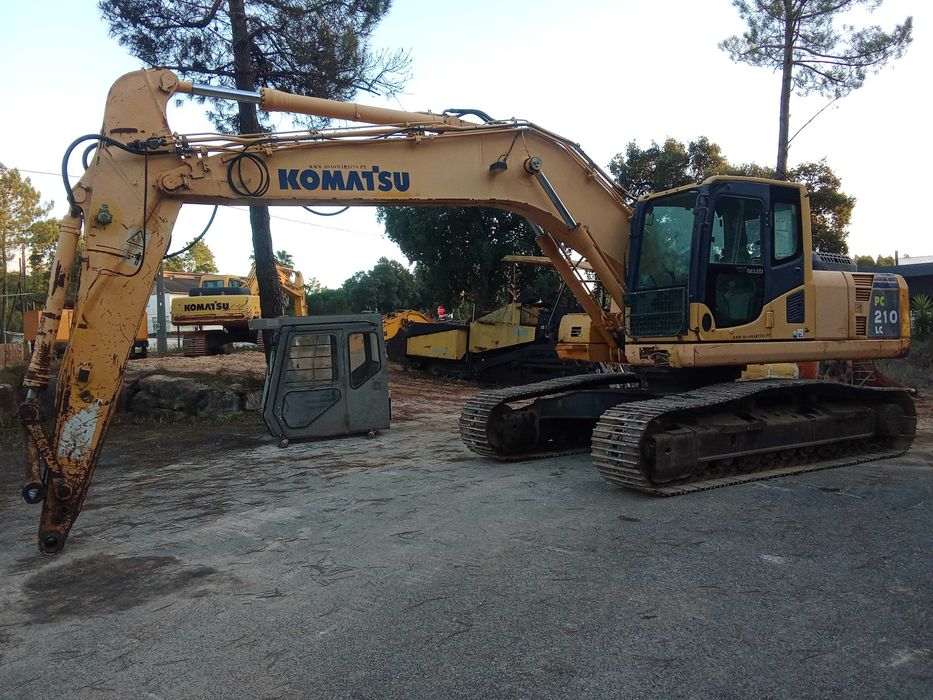 Escavadora giratoria Komatsu PC210LC-8