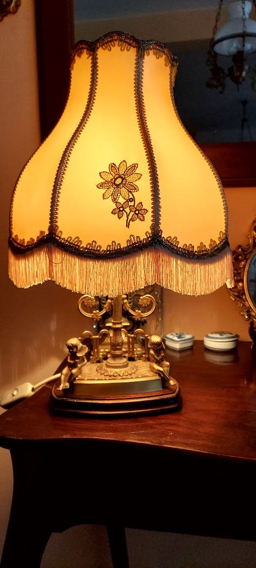 Stara lampa mosiądz#figurki dzieci#złoto#element drewna.