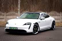 Porsche Taycan Performance Plus, BOSE, Skrętna tylna oś, PSCB, Head-up, FV23%