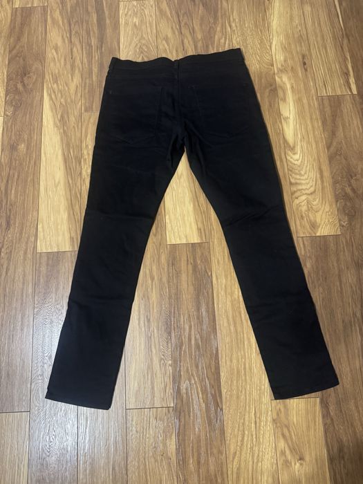 Spodnie męskie z dziurami