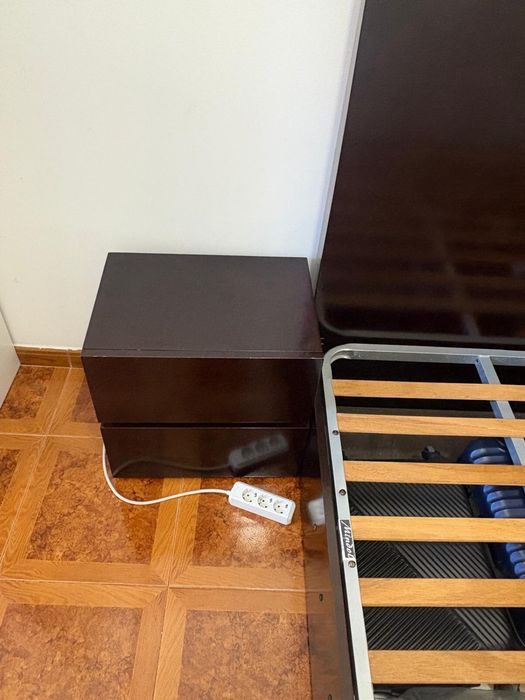 Cama de casal com cabeçeiras