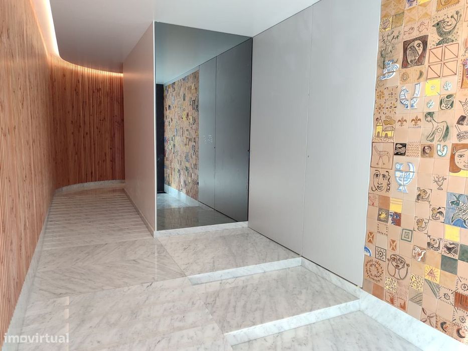 Apartamento novo, mobilado e c/terraço no centro do Porto - Metro