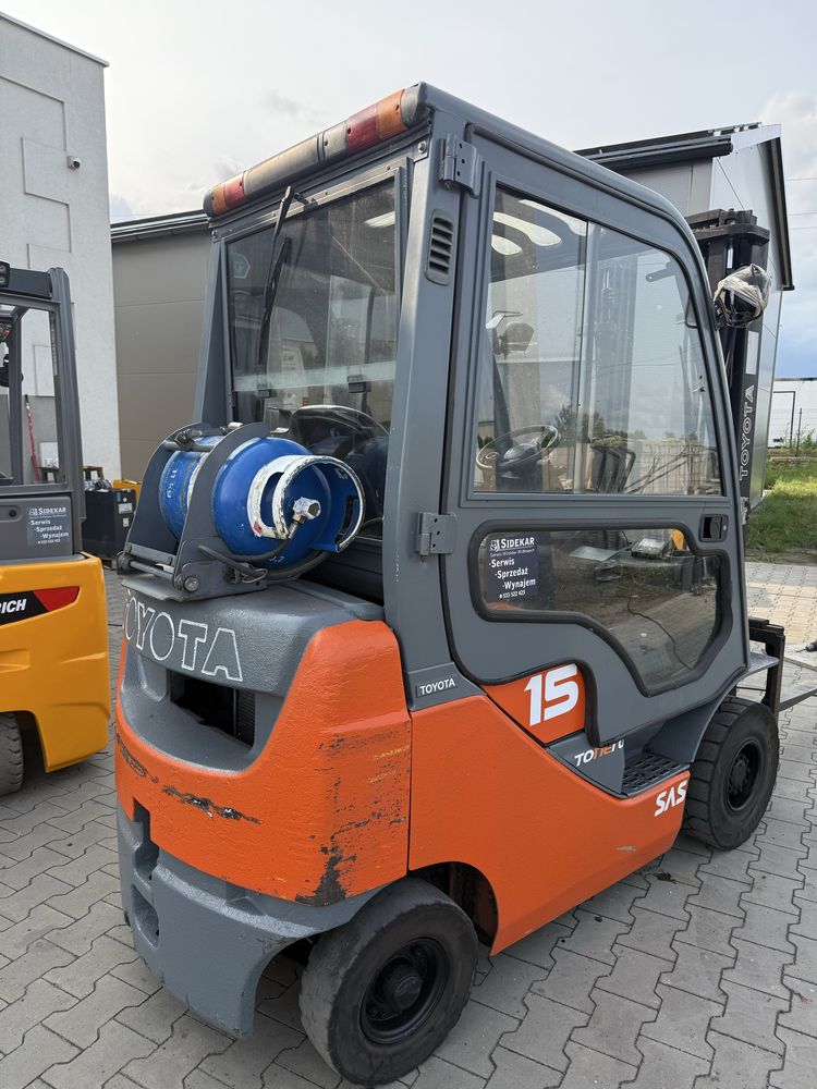 Wózek widłowy Toyota 8fgf15 LPG UDT Kabina