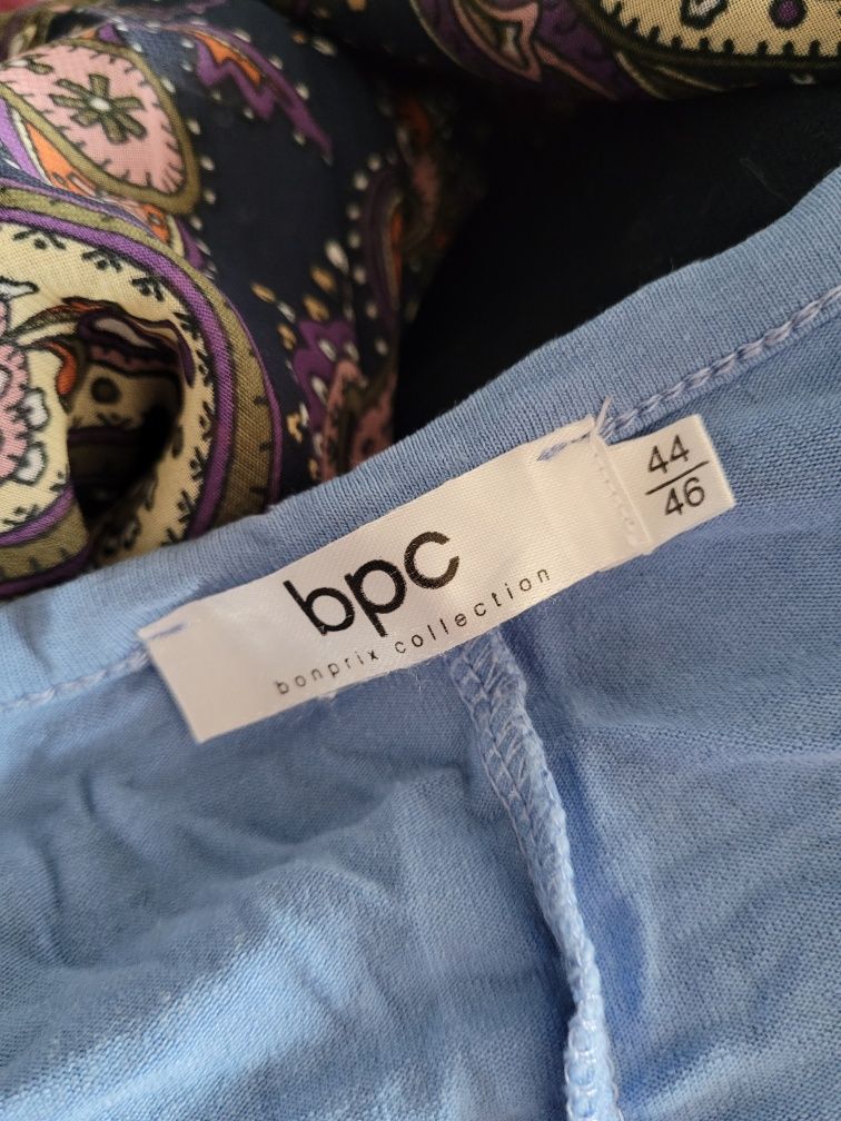 Luźna bluzka B.P.C w stylu boho 44/46 – niebieska z ozdobnym wzorem