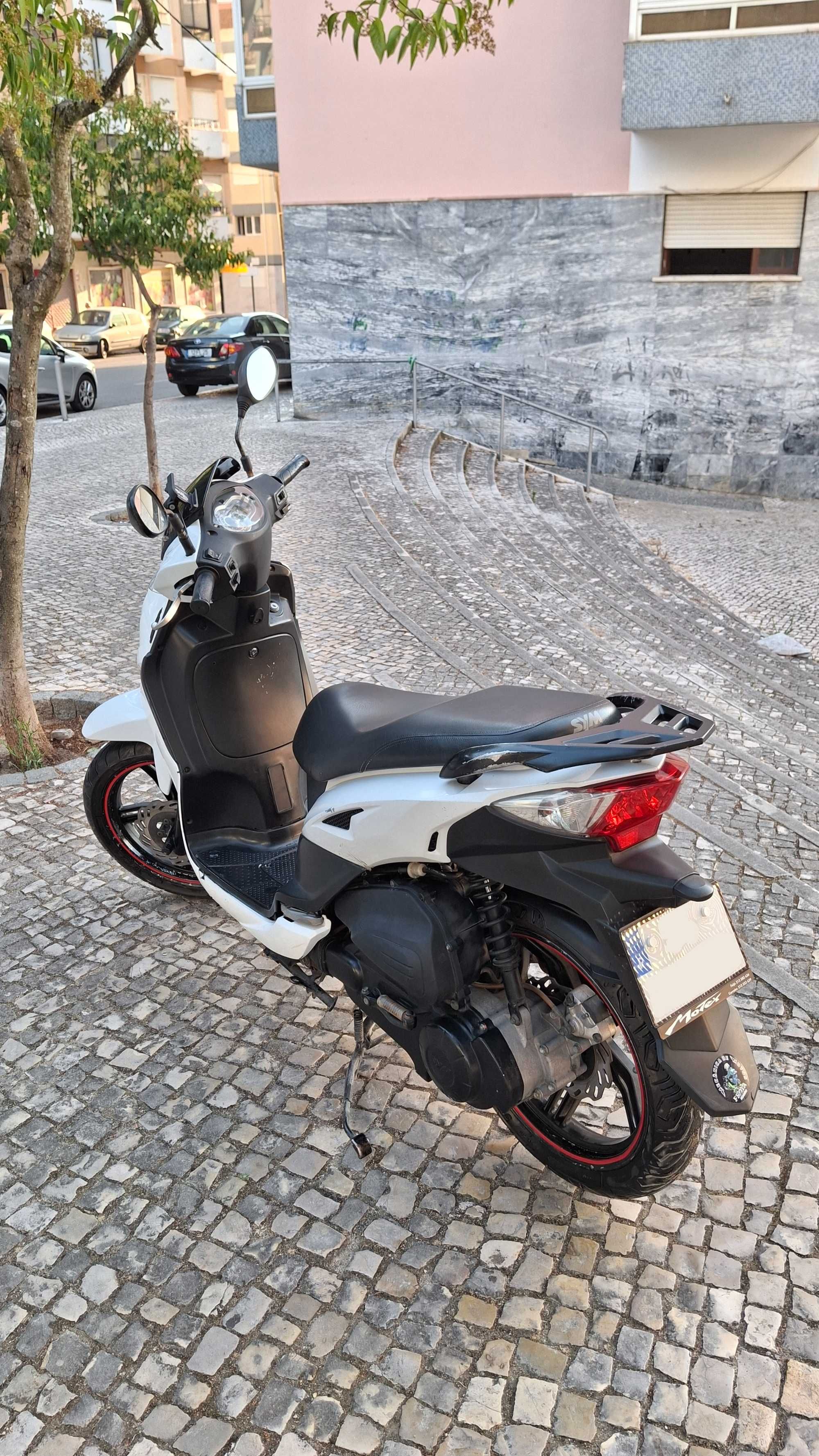 Motociclo Sym Symphony SR 125 CC