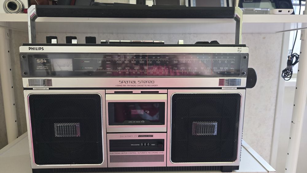 Магнитофон Philips