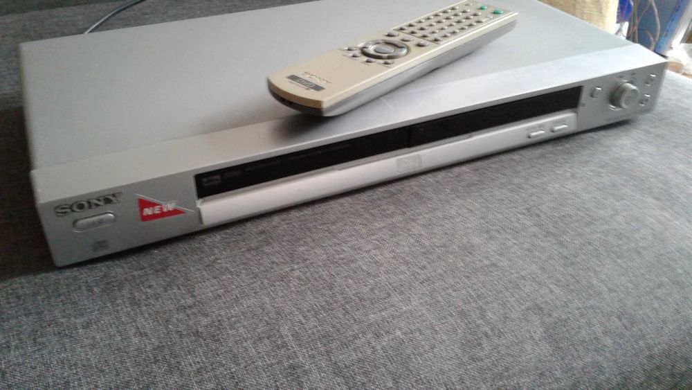 Sony CD -DVD Player DVP-NS330