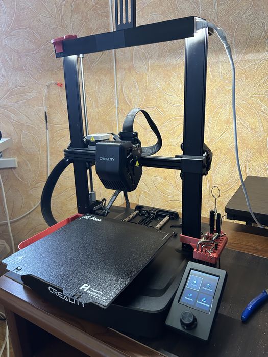 Продам 3д принтер Creality Ender 3V3 SE