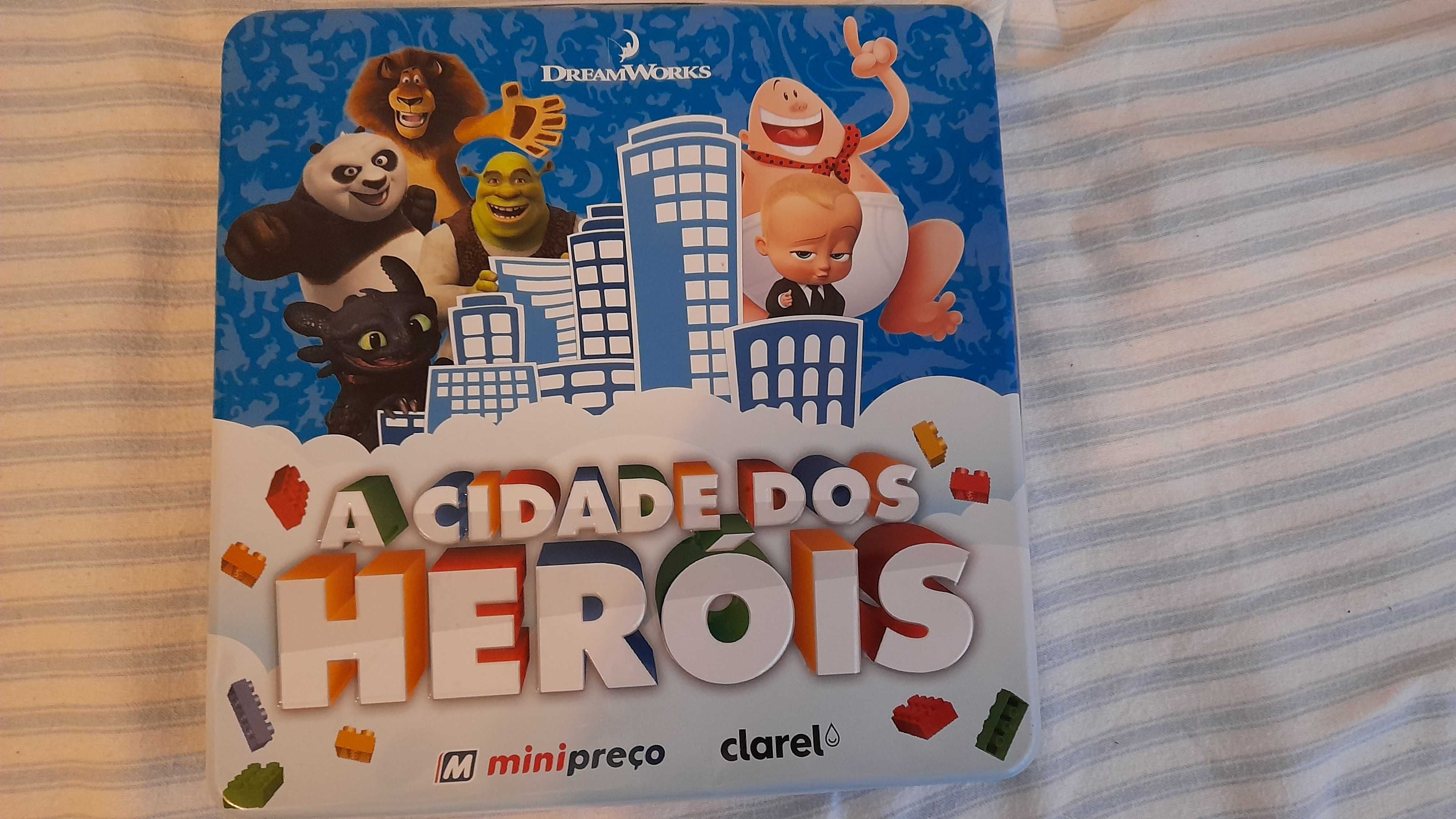 Bonecos "Cidade dos Heróis" Minipreço