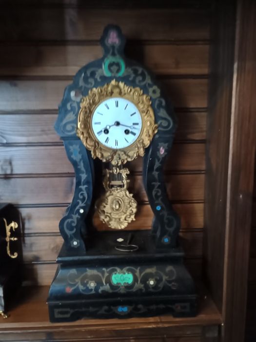 Kominkowy zegar francuski portykowy