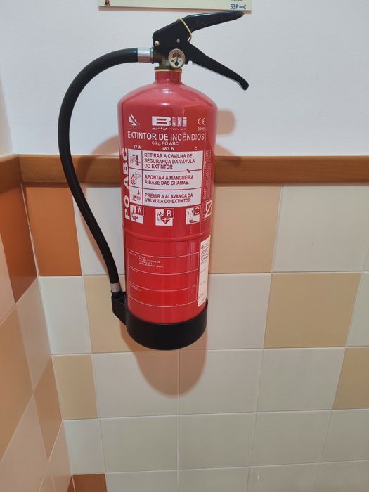 Extintor de incêndio  em pó abc 183 B