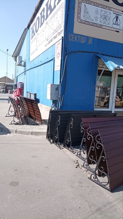 Продам козырек над дверью