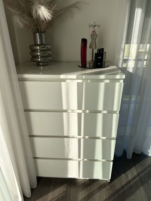 Cómoda 4 gavetas