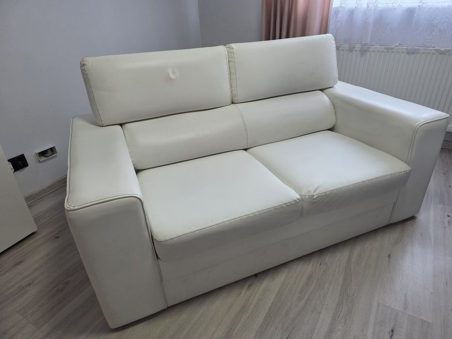 Używana mowoczesna sofa 2 osobowa