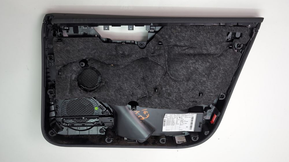 Обшивка карта двери передней левой для Audi A6 2019-2023