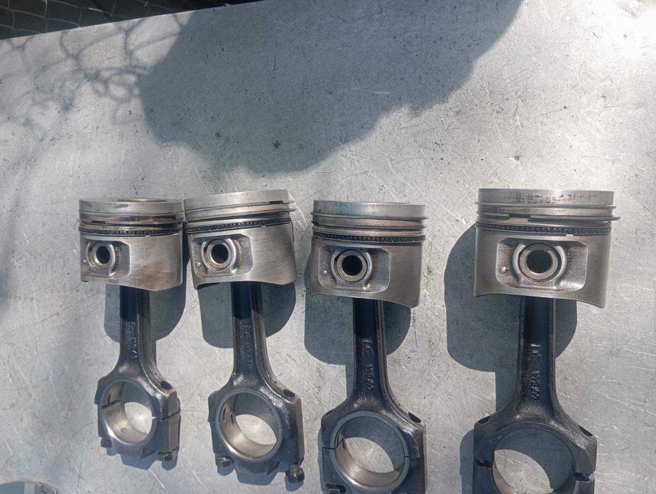 Приборка Форд ескорт, торпеда,пластик салону. Панель приладів ford