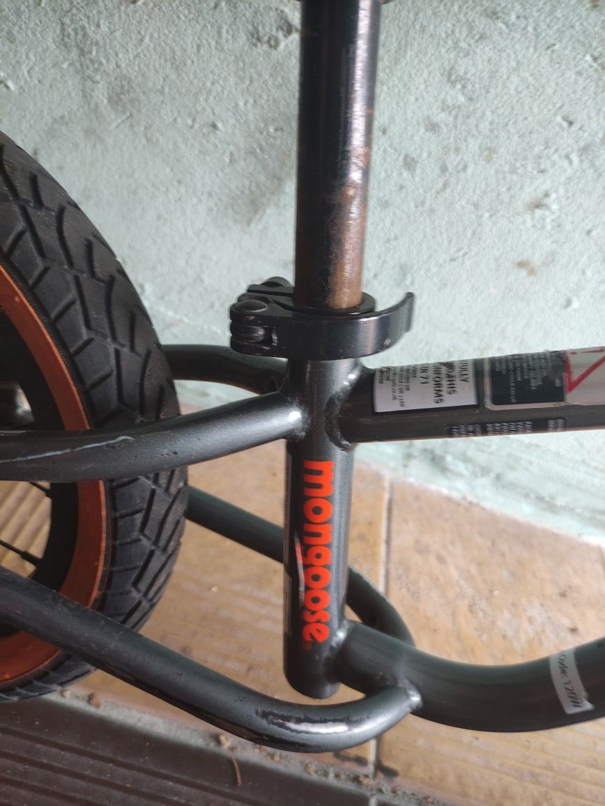 Rowerek biegowy Mongoose, gratis kask