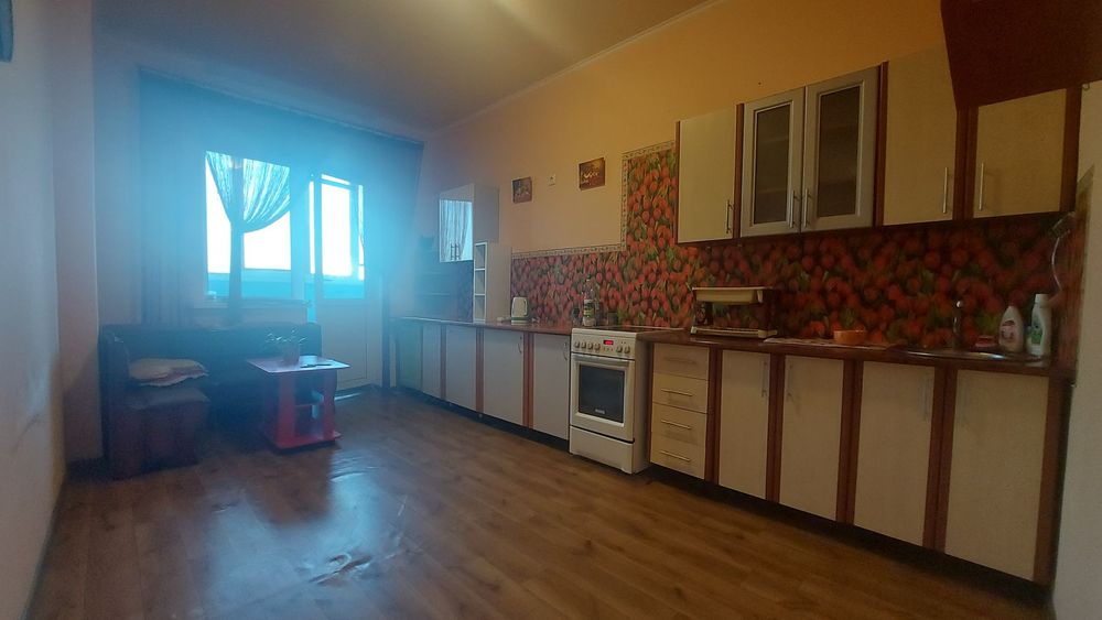 Простора 2-кімнатна квартира 73 м² вул. Миколи Закревського 93-А