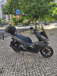 Honda PCX 125 Scooter