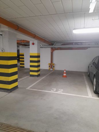 miejsce parkingowe w garażu podziemnym