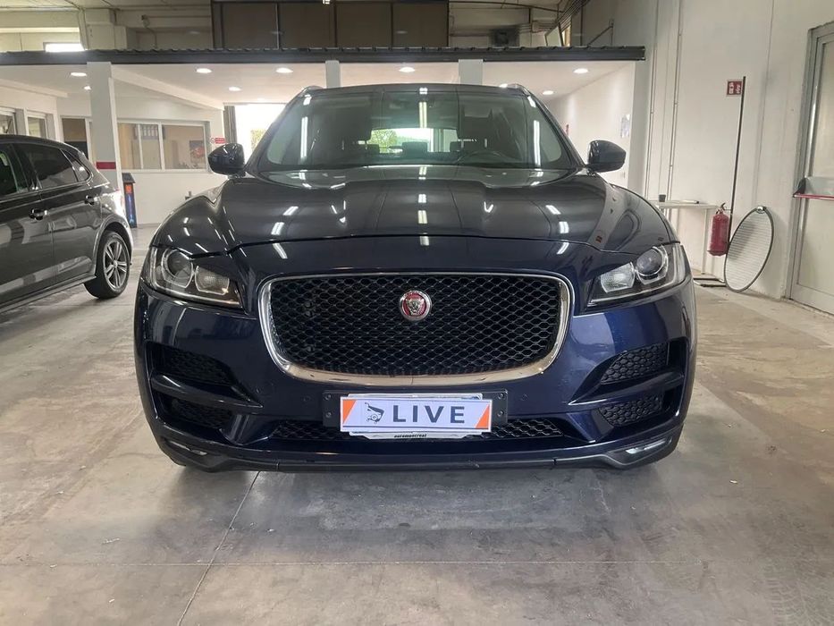 Jaguar F-Pace 2017r_2,0D_180KM_AWD_4x4_Manual_Panorama_Xenon_Kamera_Nawi_Gwarancja