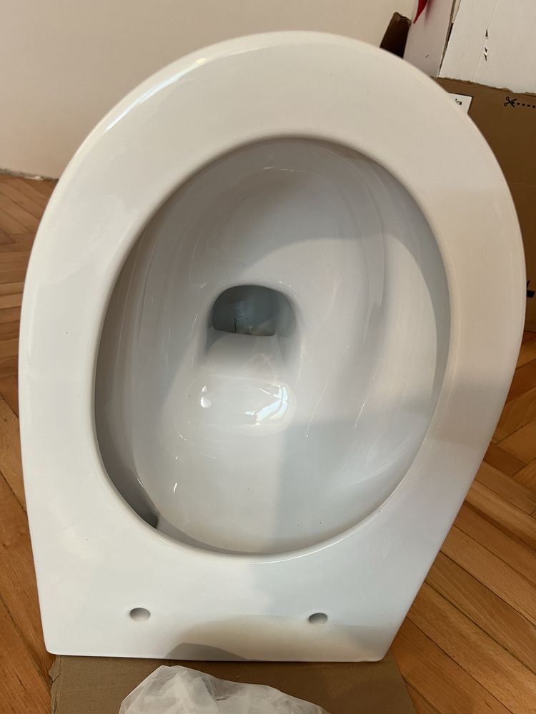 Nowa misa WC  bezrantowa NO RIM Excellent BULL VERTIGO 53x36  pęknięta