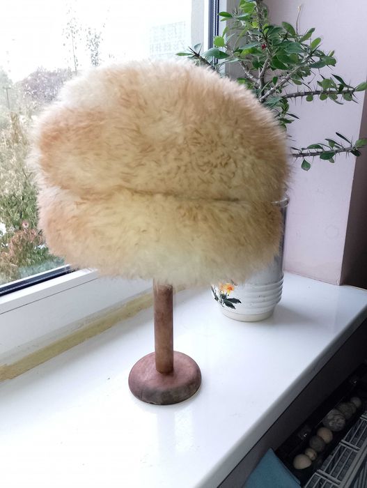 Шапка жіноча зимова з італійської овчини.