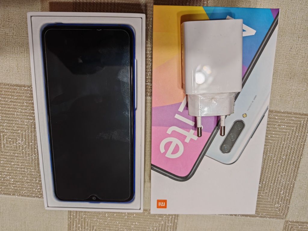 Xiaomi mi9 Aurora Blue
