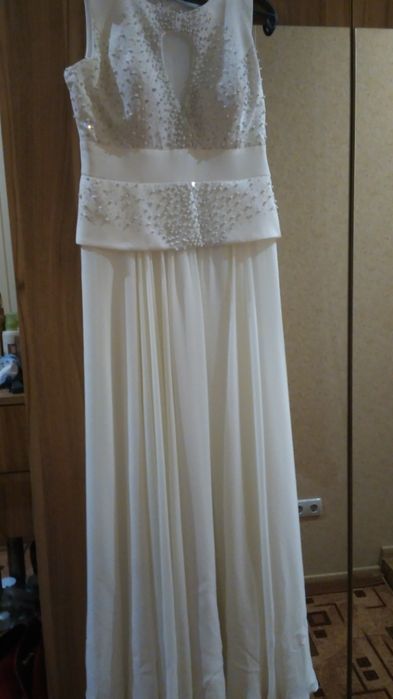 Вечірнє, весільне , випускне плаття