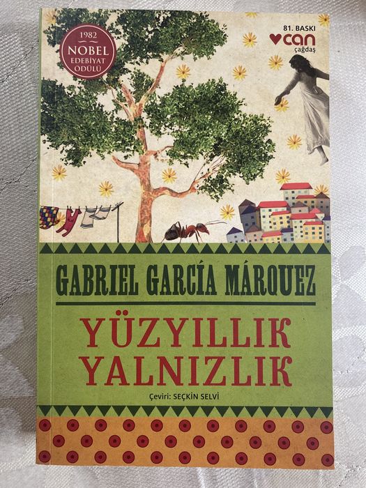 Książka Sto lat samotności Kitap Yüzyıllık Yalnızlık