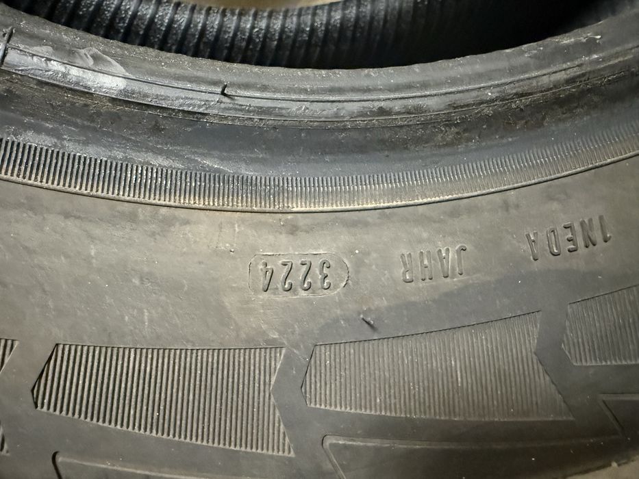 Шины зима Goodyear 215-70r16
